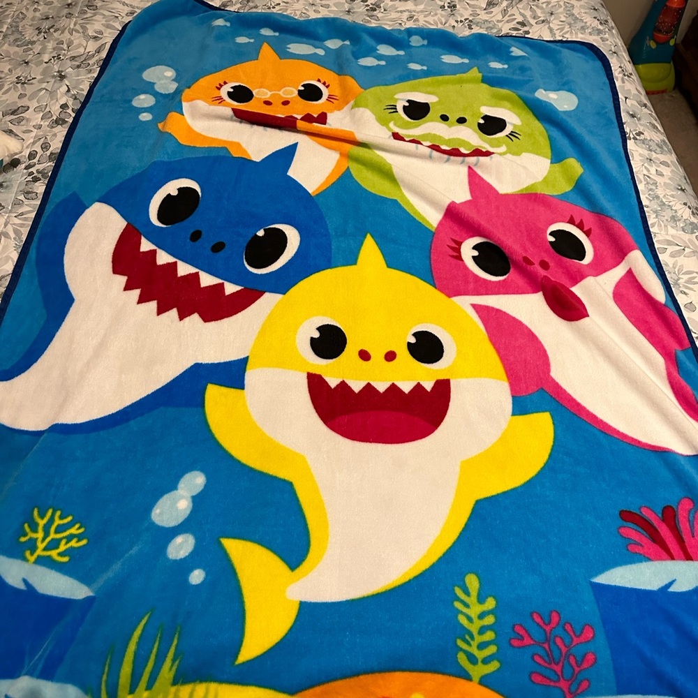 Baby Shark blanket